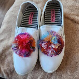 BETSEY JOHNSON Trixie Platform Slip-on Pom Pom